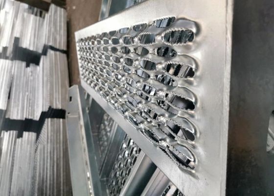 120mm-1000mm Channel Width Anti Skid Metal Plate for Industrial Flooring Solutions