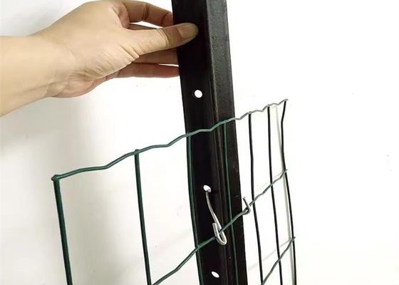 Secure Livestock Black And Green Y Post  0.8-2.04kg/M Adaptable To Wire Mesh Barriers.