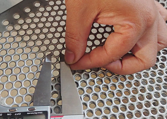 Metal Perforated Sheet Various Hole Arrangements Stainless Steel Aluminum Galvanized ISO Certified
