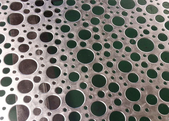 304 Stainless Perforated Sheet Metal Round / Square Holes 7%-83% Open Area Customizable ISO Certified