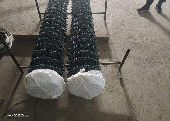 농장 4.0mm 와이어 직경 체인 링크 울타리 가연 70x70mm