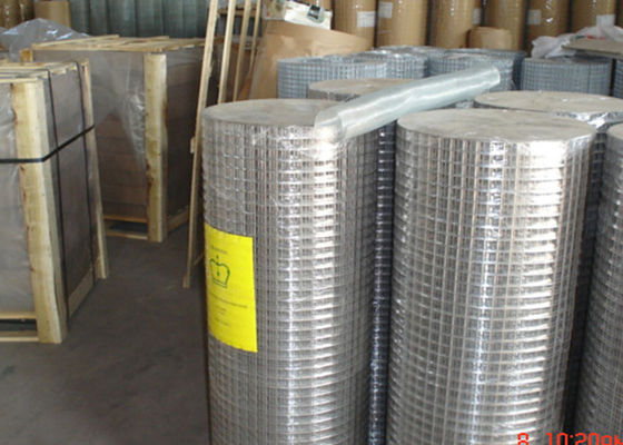 Galvanized Welded Iron Wire Mesh 4x4 Untuk Dinding Stucco 0,5-0,9mm Diameter 15m Panjang