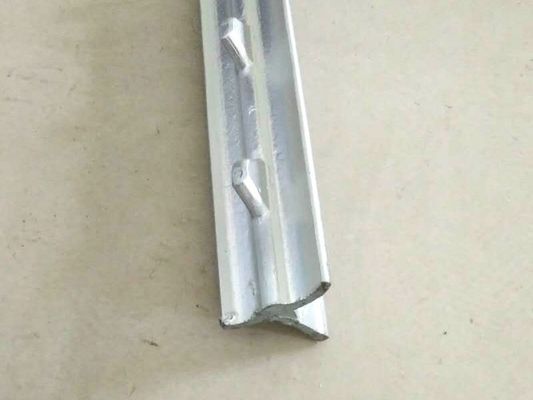 Pos pagar baja galvanis Y untuk penggunaan pagar peternakan sapi