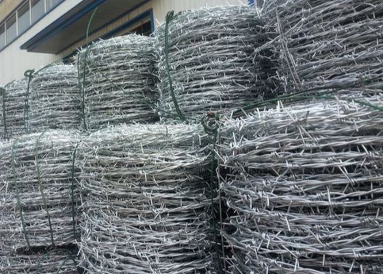 Galvanized Barbed Wire Farm Fencing Single Twist And Three Twist Weaving 7.5cm-15cm Barbed Distance