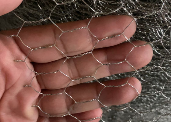 Rust Resistant Zinc Coated Hexagonal Wire Mesh Easy Install Hex Wire Netting Shrink Film Pack
