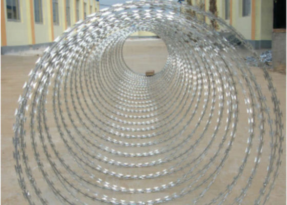 Flat Razor Galvanized Barbed Wire Razor Fence Roll PVC Coated 26mm~100mm Barb Distance