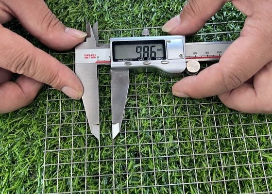 Long Hole Stainless Steel Welded Mesh 1 / 2 inci Free Sample Square Hole Desain untuk Robust